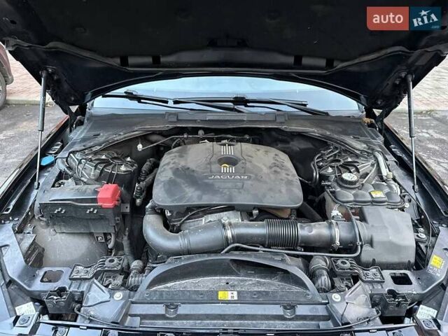 Черный Ягуар XE, объемом двигателя 2 л и пробегом 134 тыс. км за 14900 $, фото 33 на Automoto.ua