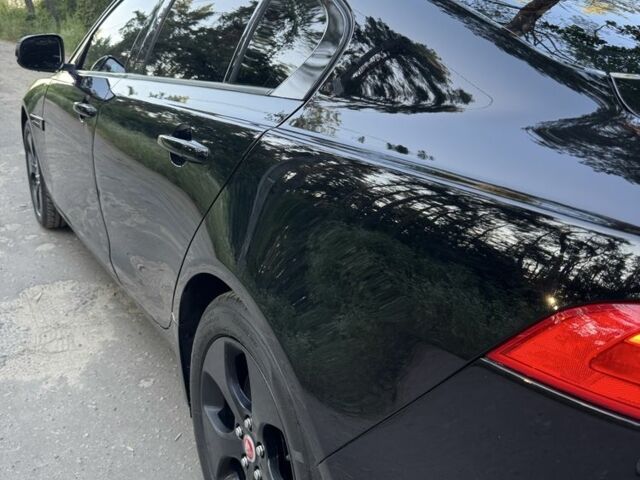 Черный Ягуар XE, объемом двигателя 2 л и пробегом 120 тыс. км за 12000 $, фото 14 на Automoto.ua