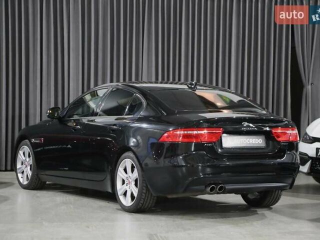 Чорний Ягуар XE, об'ємом двигуна 2 л та пробігом 104 тис. км за 15500 $, фото 4 на Automoto.ua