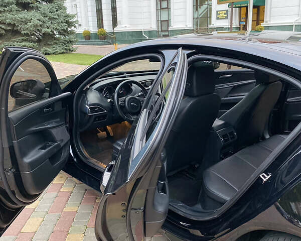 Черный Ягуар XE, объемом двигателя 2 л и пробегом 113 тыс. км за 11999 $, фото 23 на Automoto.ua