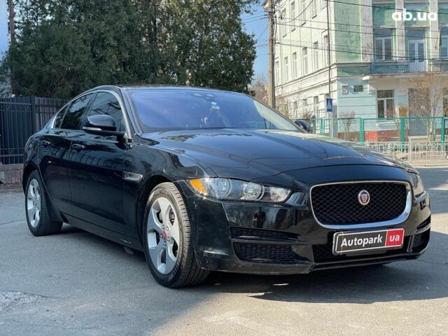 Черный Ягуар XE, объемом двигателя 2 л и пробегом 196 тыс. км за 15890 $, фото 2 на Automoto.ua