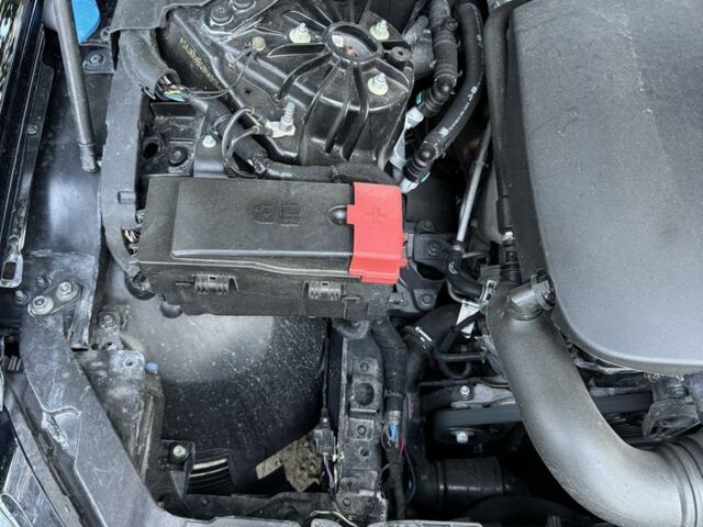 Черный Ягуар XE, объемом двигателя 2 л и пробегом 120 тыс. км за 12000 $, фото 21 на Automoto.ua