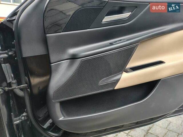 Черный Ягуар XE, объемом двигателя 2 л и пробегом 251 тыс. км за 9800 $, фото 12 на Automoto.ua