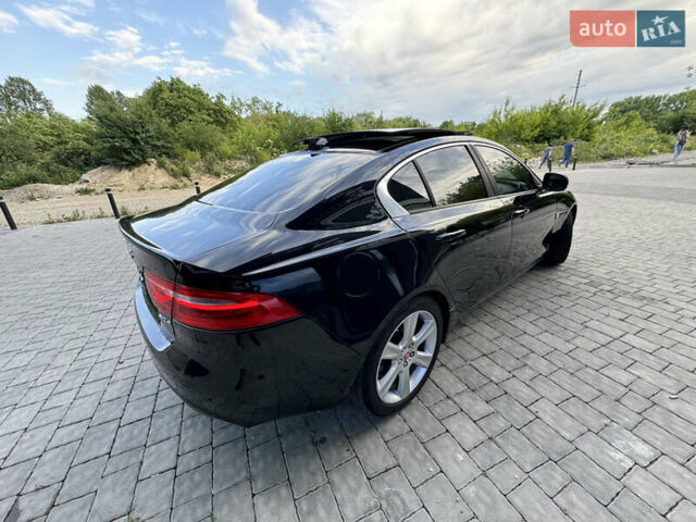 Черный Ягуар XE, объемом двигателя 2 л и пробегом 203 тыс. км за 16500 $, фото 4 на Automoto.ua