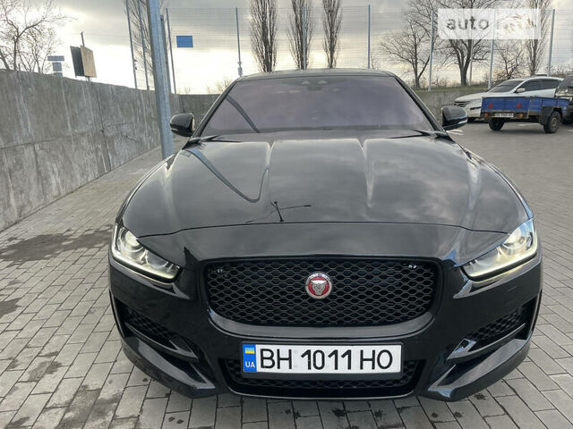 Черный Ягуар XE, объемом двигателя 3 л и пробегом 35 тыс. км за 23500 $, фото 10 на Automoto.ua