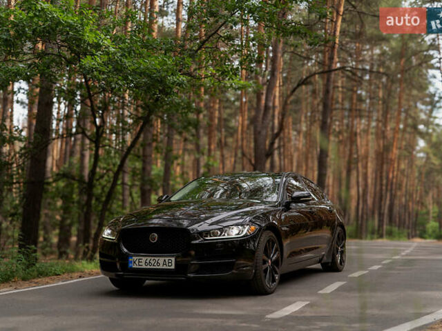 Чорний Ягуар XE, об'ємом двигуна 3 л та пробігом 81 тис. км за 23000 $, фото 2 на Automoto.ua