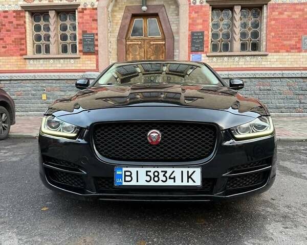 Черный Ягуар XE, объемом двигателя 2 л и пробегом 134 тыс. км за 14900 $, фото 2 на Automoto.ua