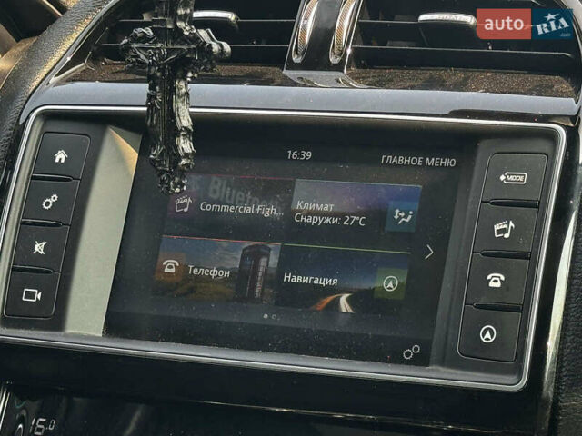 Чорний Ягуар XE, об'ємом двигуна 3 л та пробігом 73 тис. км за 14990 $, фото 29 на Automoto.ua