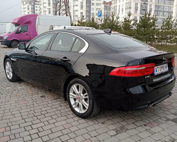 Черный Ягуар XE, объемом двигателя 2 л и пробегом 15 тыс. км за 17300 $, фото 2 на Automoto.ua