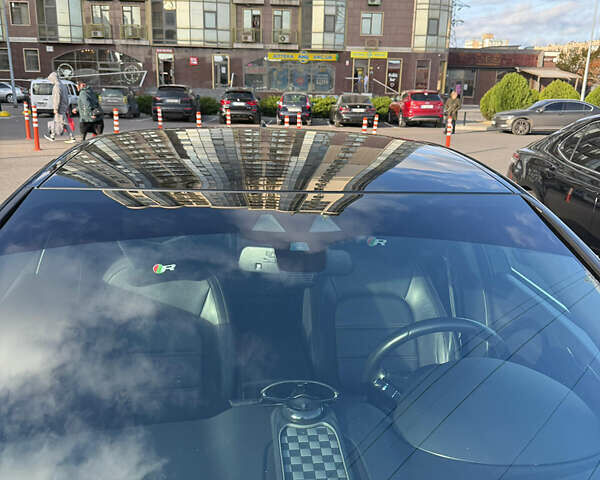 Черный Ягуар XE, объемом двигателя 2 л и пробегом 133 тыс. км за 18400 $, фото 4 на Automoto.ua