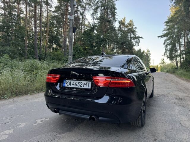 Черный Ягуар XE, объемом двигателя 2 л и пробегом 120 тыс. км за 12000 $, фото 7 на Automoto.ua