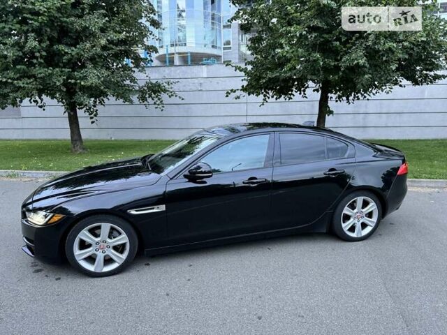 Черный Ягуар XE, объемом двигателя 2 л и пробегом 100 тыс. км за 15500 $, фото 2 на Automoto.ua