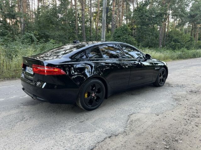 Черный Ягуар XE, объемом двигателя 2 л и пробегом 120 тыс. км за 12000 $, фото 6 на Automoto.ua