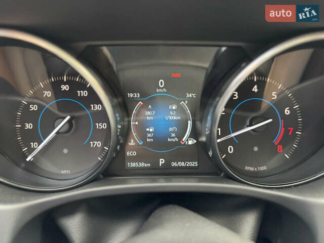 Черный Ягуар XE, объемом двигателя 2 л и пробегом 131 тыс. км за 15500 $, фото 8 на Automoto.ua