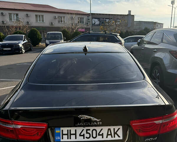 Черный Ягуар XE, объемом двигателя 2 л и пробегом 133 тыс. км за 18400 $, фото 1 на Automoto.ua