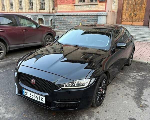 Черный Ягуар XE, объемом двигателя 2 л и пробегом 134 тыс. км за 14900 $, фото 4 на Automoto.ua