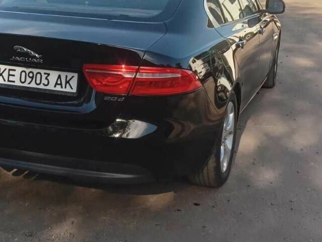 Черный Ягуар XE, объемом двигателя 2 л и пробегом 130 тыс. км за 15000 $, фото 11 на Automoto.ua