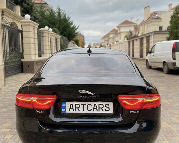 Черный Ягуар XE, объемом двигателя 2 л и пробегом 113 тыс. км за 11999 $, фото 14 на Automoto.ua