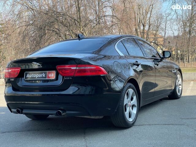 Черный Ягуар XE, объемом двигателя 2 л и пробегом 196 тыс. км за 15890 $, фото 6 на Automoto.ua