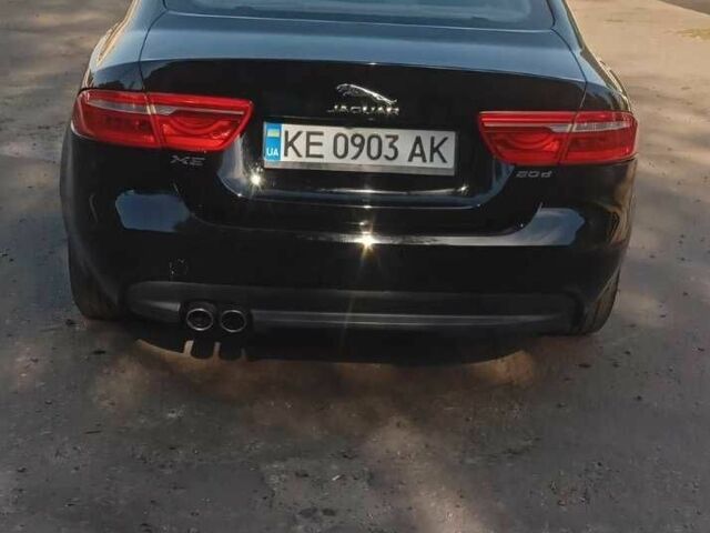 Черный Ягуар XE, объемом двигателя 2 л и пробегом 130 тыс. км за 15000 $, фото 4 на Automoto.ua