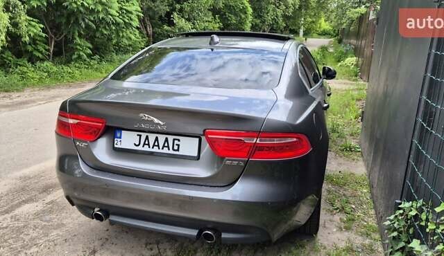 Чорний Ягуар XE, об'ємом двигуна 2 л та пробігом 139 тис. км за 15000 $, фото 4 на Automoto.ua