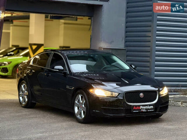 Черный Ягуар XE, объемом двигателя 2 л и пробегом 139 тыс. км за 14000 $, фото 4 на Automoto.ua