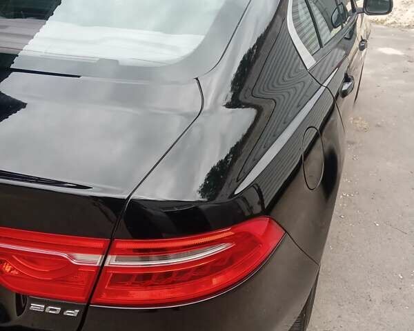 Черный Ягуар XE, объемом двигателя 2 л и пробегом 125 тыс. км за 18000 $, фото 13 на Automoto.ua