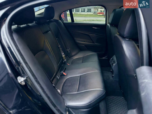 Черный Ягуар XE, объемом двигателя 2 л и пробегом 139 тыс. км за 14000 $, фото 16 на Automoto.ua