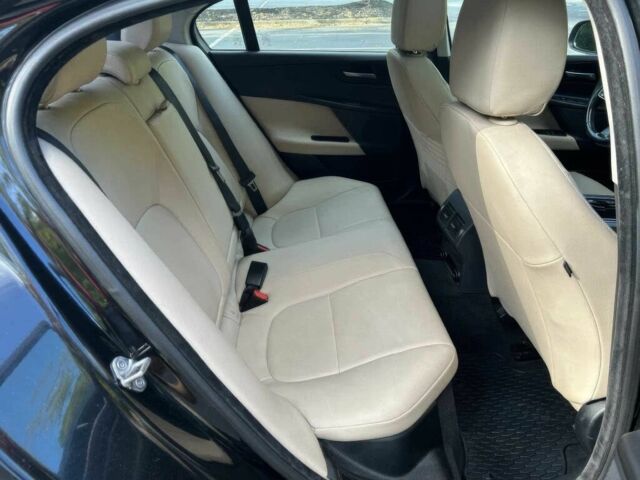 Чорний Ягуар XE, об'ємом двигуна 3 л та пробігом 66 тис. км за 13100 $, фото 13 на Automoto.ua