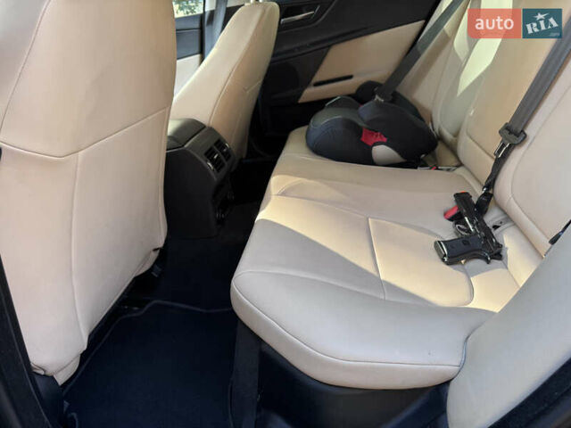 Чорний Ягуар XE, об'ємом двигуна 2 л та пробігом 115 тис. км за 13500 $, фото 15 на Automoto.ua
