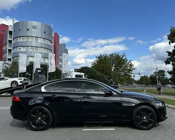 Черный Ягуар XE, объемом двигателя 2 л и пробегом 56 тыс. км за 18500 $, фото 6 на Automoto.ua