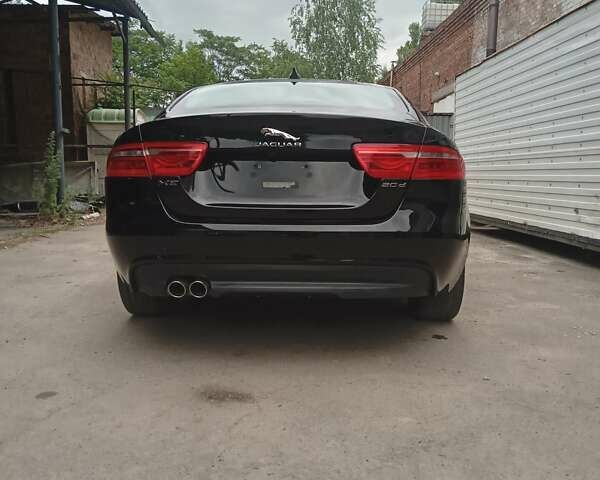 Черный Ягуар XE, объемом двигателя 2 л и пробегом 125 тыс. км за 18000 $, фото 16 на Automoto.ua