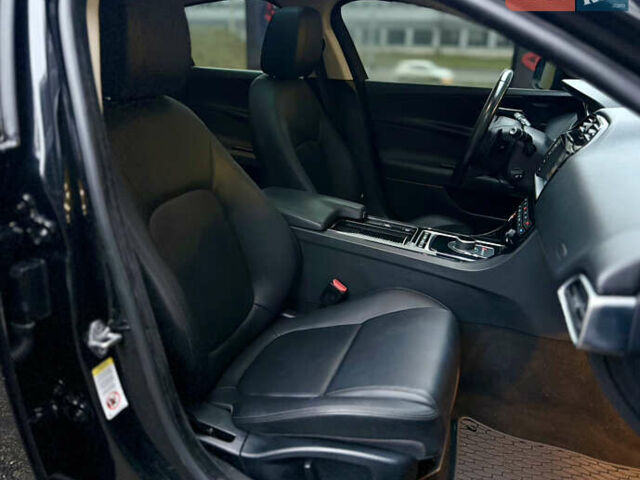 Черный Ягуар XE, объемом двигателя 2 л и пробегом 139 тыс. км за 14000 $, фото 17 на Automoto.ua