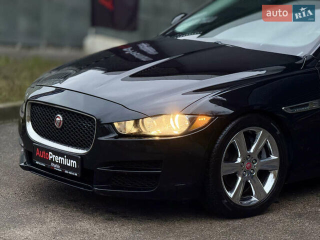 Черный Ягуар XE, объемом двигателя 2 л и пробегом 139 тыс. км за 14000 $, фото 11 на Automoto.ua