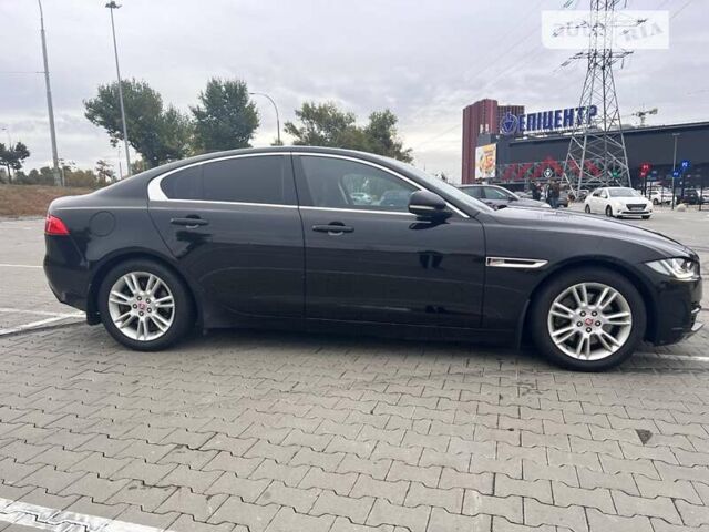 Черный Ягуар XE, объемом двигателя 2 л и пробегом 71 тыс. км за 18200 $, фото 6 на Automoto.ua