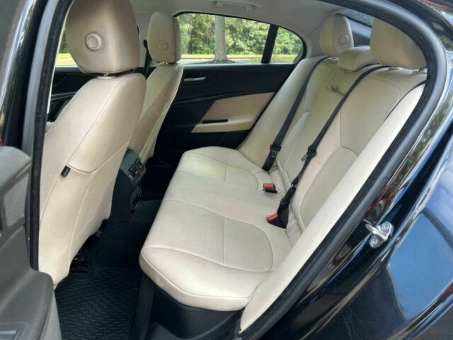 Чорний Ягуар XE, об'ємом двигуна 3 л та пробігом 66 тис. км за 13100 $, фото 12 на Automoto.ua