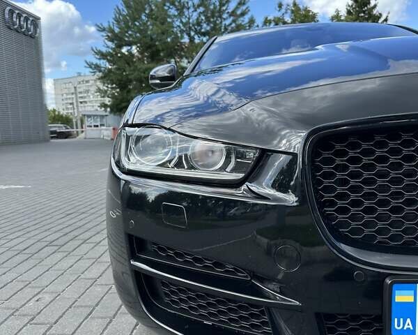 Черный Ягуар XE, объемом двигателя 2 л и пробегом 56 тыс. км за 18500 $, фото 16 на Automoto.ua