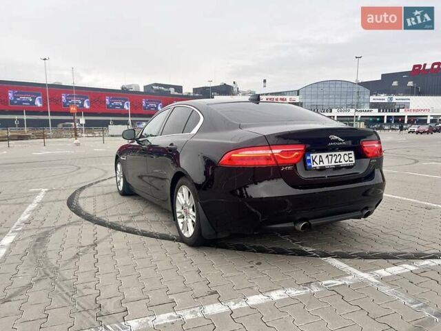 Черный Ягуар XE, объемом двигателя 2 л и пробегом 71 тыс. км за 18200 $, фото 9 на Automoto.ua