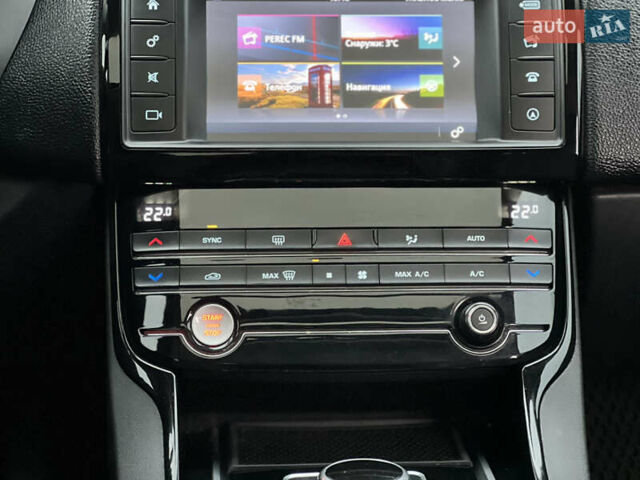 Чорний Ягуар XE, об'ємом двигуна 2 л та пробігом 164 тис. км за 10900 $, фото 19 на Automoto.ua