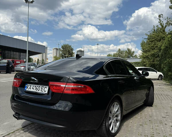 Черный Ягуар XE, объемом двигателя 2 л и пробегом 78 тыс. км за 16900 $, фото 4 на Automoto.ua