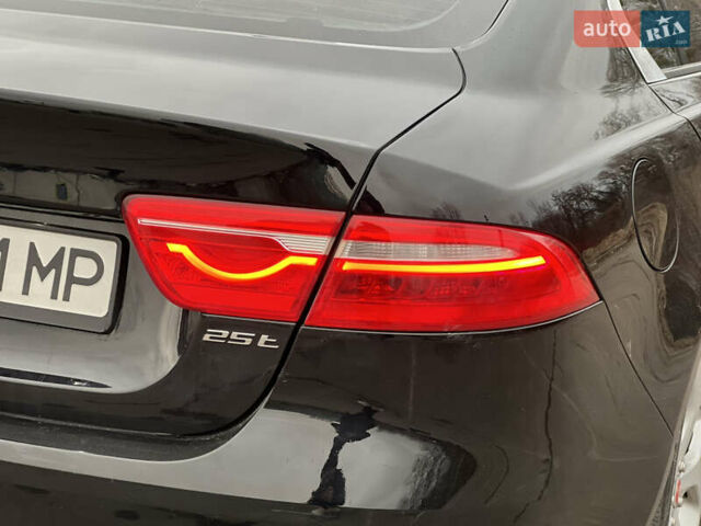 Чорний Ягуар XE, об'ємом двигуна 2 л та пробігом 164 тис. км за 10900 $, фото 24 на Automoto.ua