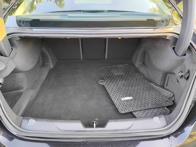 Чорний Ягуар XE, об'ємом двигуна 2 л та пробігом 49 тис. км за 6900 $, фото 13 на Automoto.ua