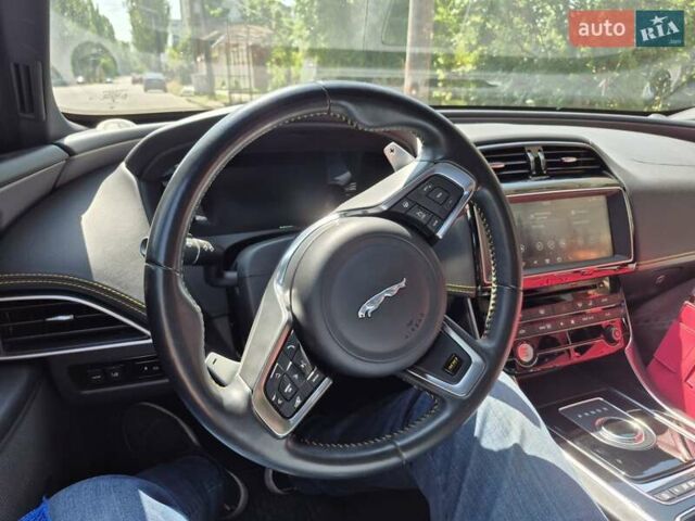 Чорний Ягуар XE, об'ємом двигуна 2 л та пробігом 58 тис. км за 25000 $, фото 4 на Automoto.ua