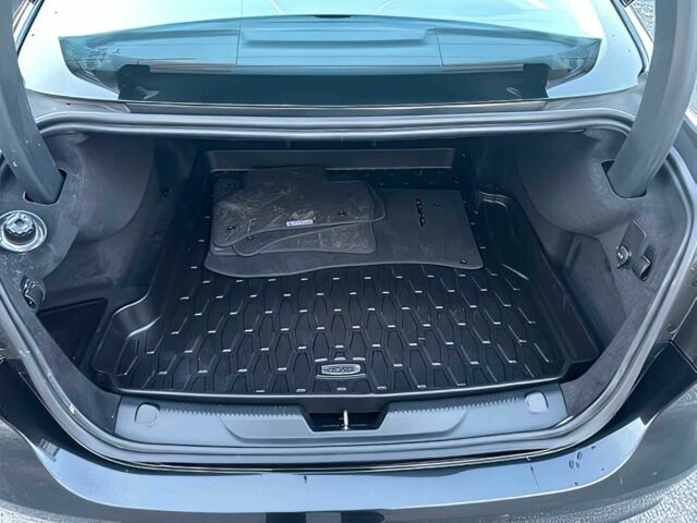 Черный Ягуар XE, объемом двигателя 2 л и пробегом 50 тыс. км за 7000 $, фото 12 на Automoto.ua