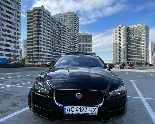 Черный Ягуар XE, объемом двигателя 2 л и пробегом 118 тыс. км за 11500 $, фото 4 на Automoto.ua