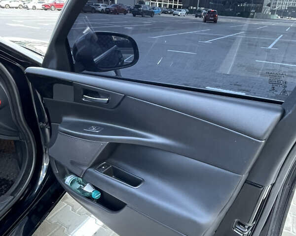 Черный Ягуар XE, объемом двигателя 2 л и пробегом 118 тыс. км за 11500 $, фото 13 на Automoto.ua