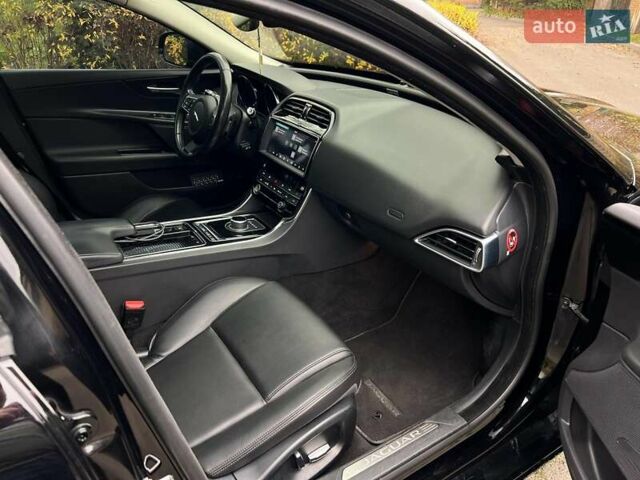 Чорний Ягуар XE, об'ємом двигуна 2 л та пробігом 109 тис. км за 17490 $, фото 25 на Automoto.ua