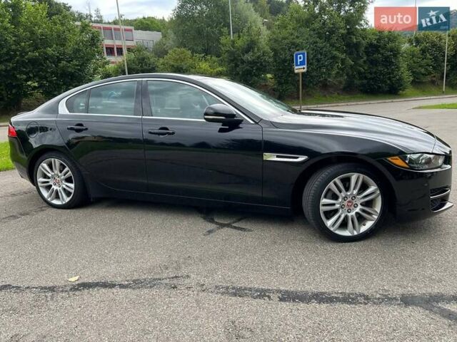 Черный Ягуар XE, объемом двигателя 2 л и пробегом 65 тыс. км за 17200 $, фото 6 на Automoto.ua