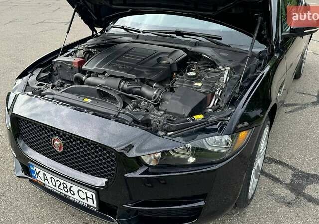 Черный Ягуар XE, объемом двигателя 2 л и пробегом 65 тыс. км за 17200 $, фото 20 на Automoto.ua