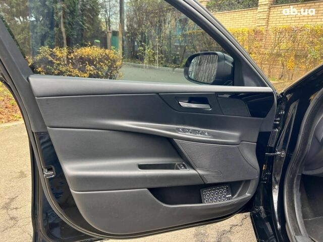 Чорний Ягуар XE, об'ємом двигуна 2 л та пробігом 109 тис. км за 17490 $, фото 8 на Automoto.ua